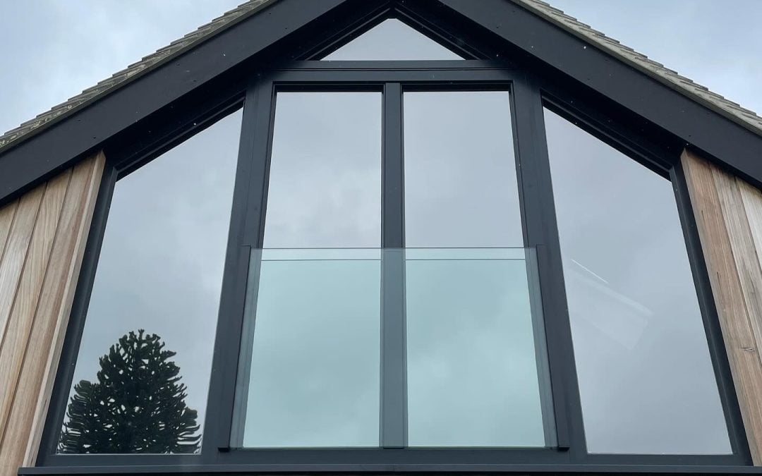 Reasons to Use Toughened Glass Splashbacks for Family Homes 